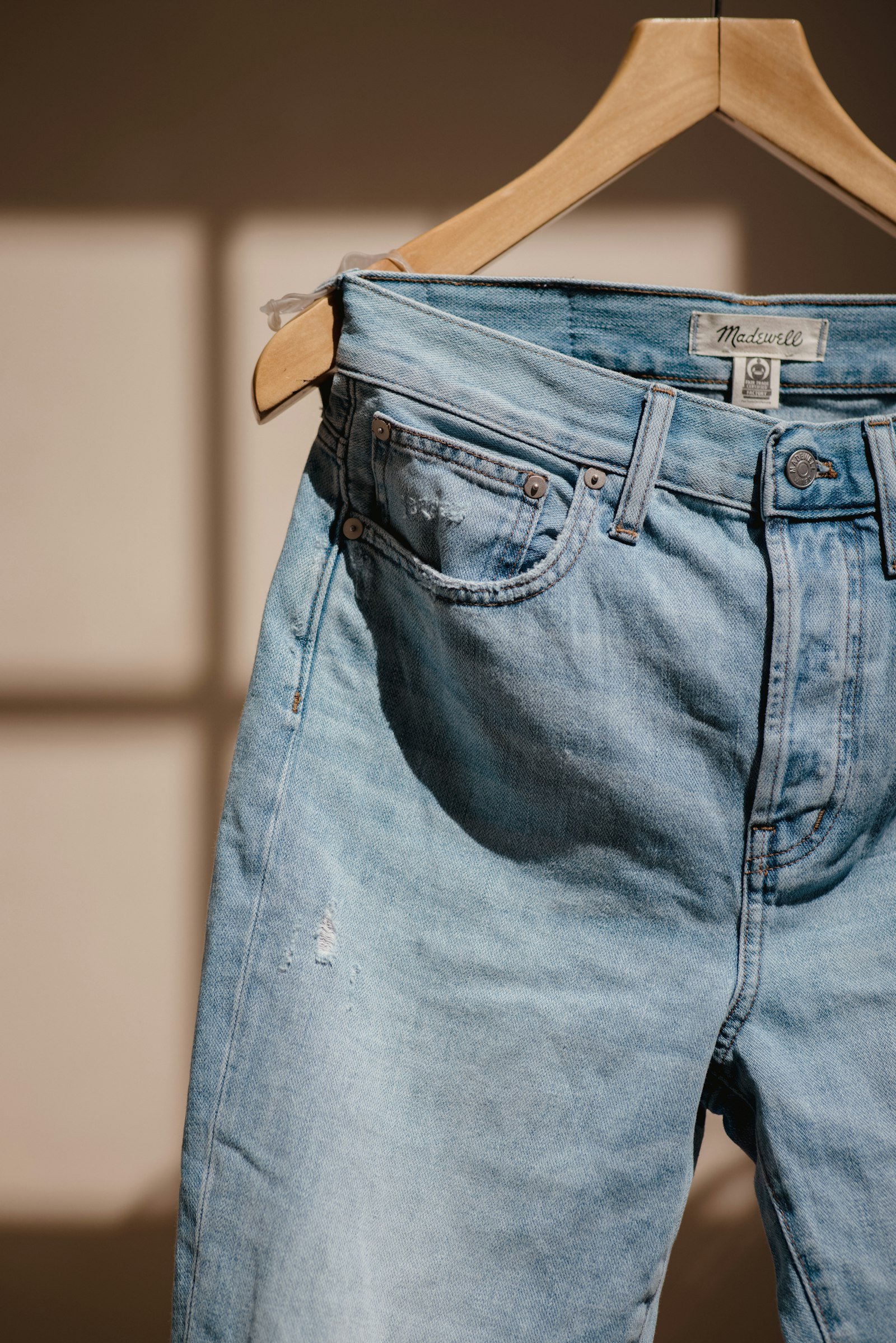 Barrel Leg Pants: The Denim Shape Everyone’s Suddenly Searching For